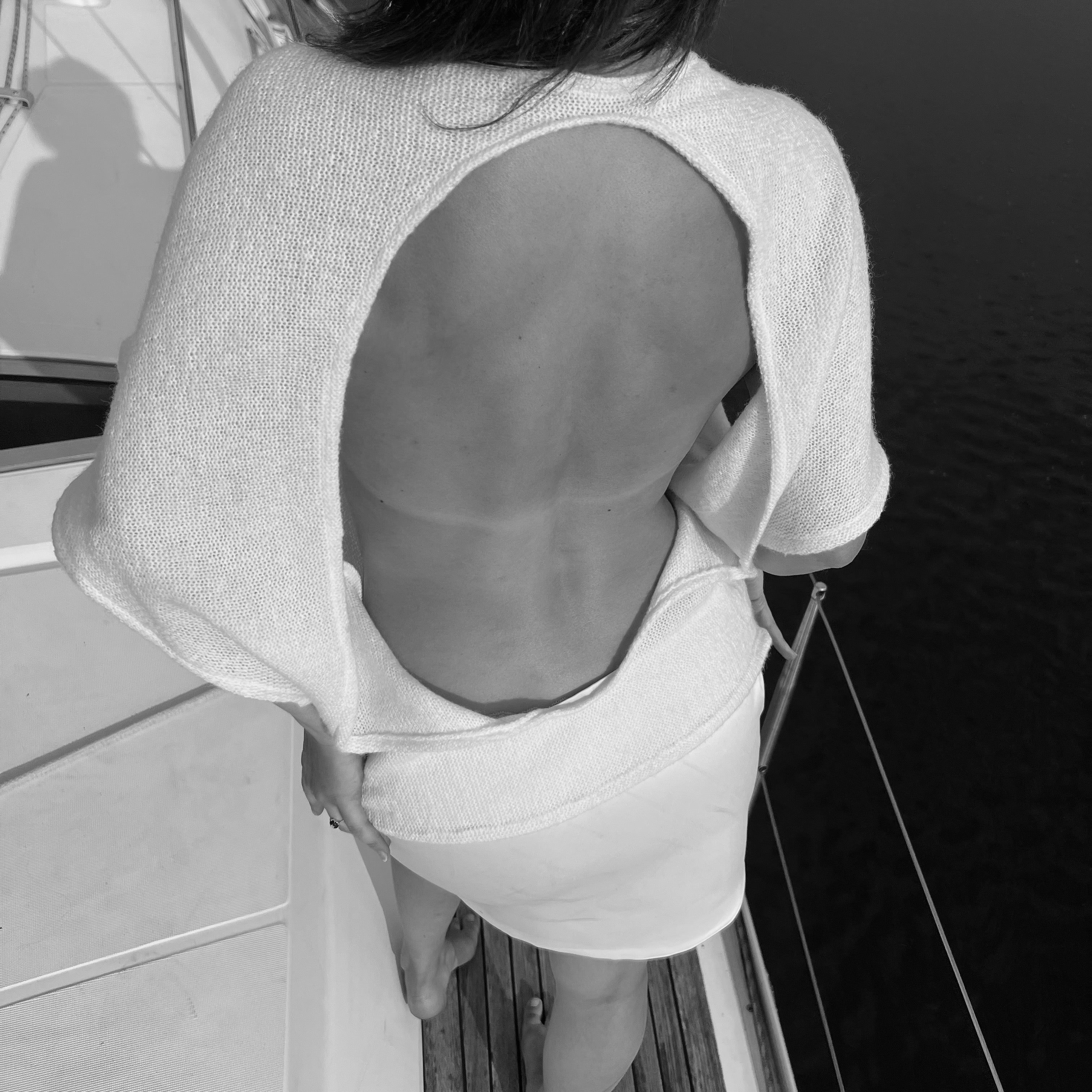 BACKLESS TOP IN WOOL KNIT